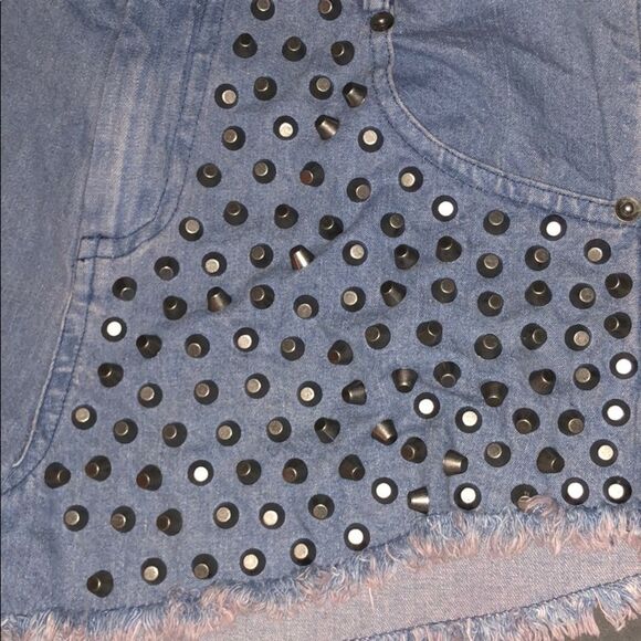 ASTR Studded Denim Shorts - Picture 6 of 8